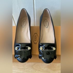 Tod’s Patent Leather Fringe Pump Shoes